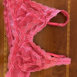 Yummie pink lace bralet